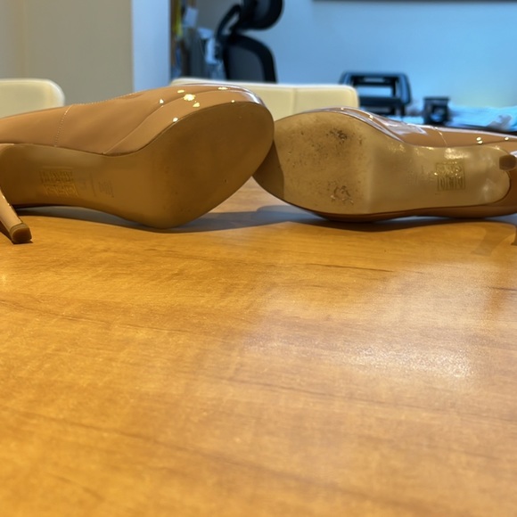 Browns nude patent leather pump- 4 inch heel. - Picture 4 of 4